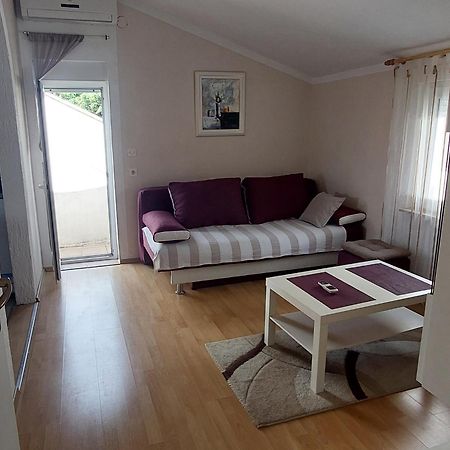 Apartman Jelena Vir Zewnętrze zdjęcie